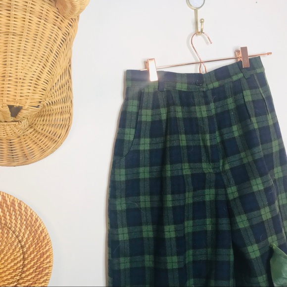 Vintage Retro 90’s High Waisted Wool Plaid Shorts - Picture 3 of 4